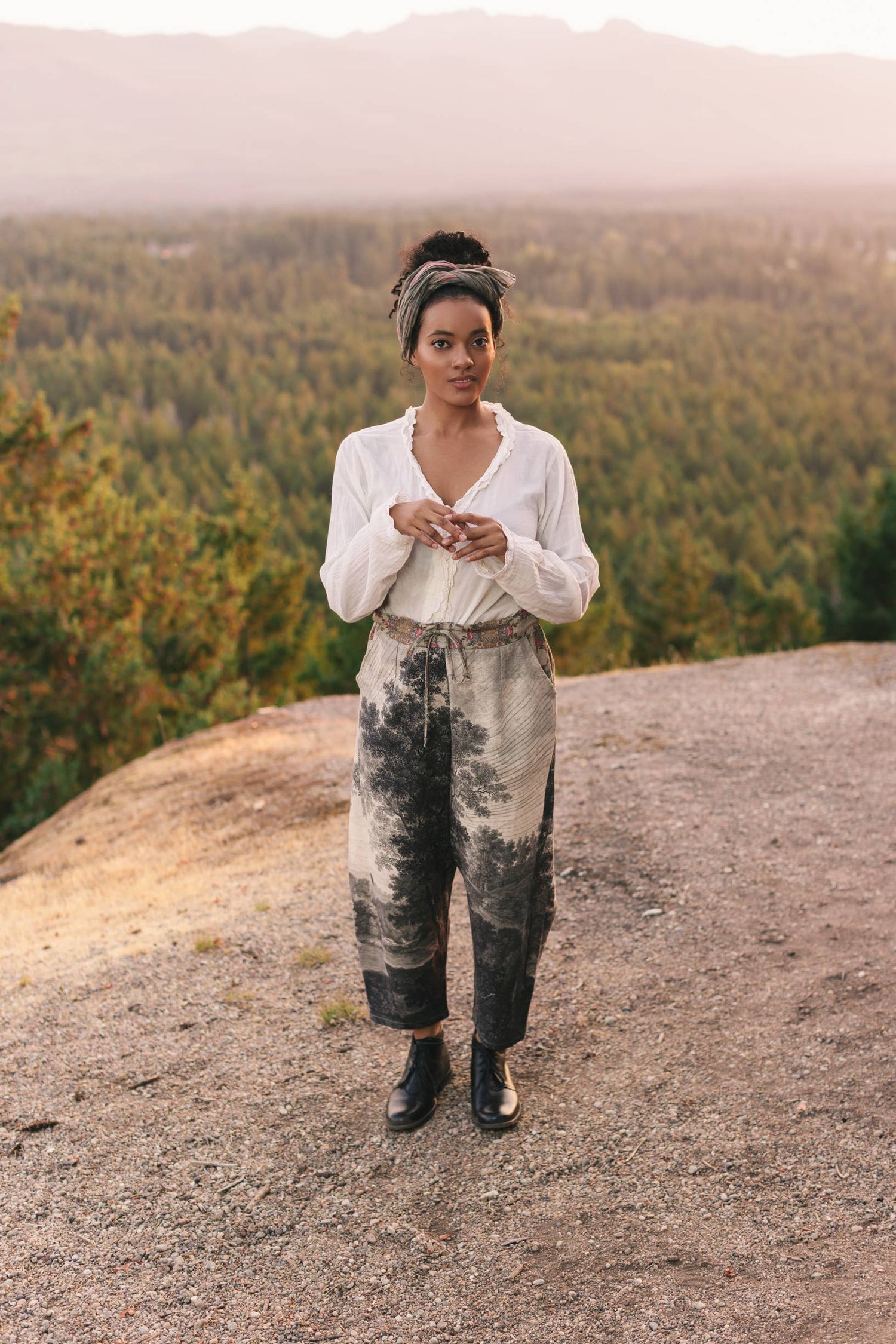 Still I Rise Linen Cropped Artist Pant w/ Sunrise, Woman: S/M