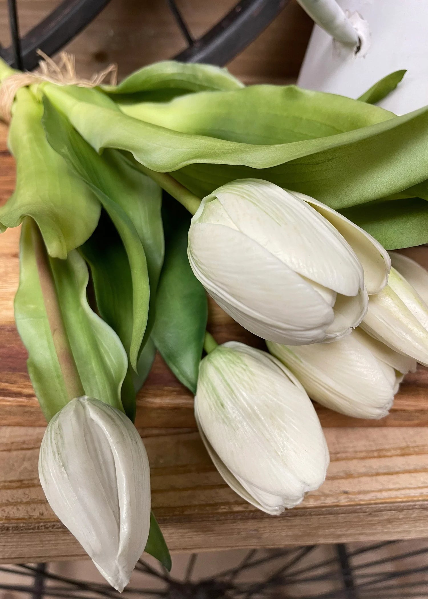 12" WHITE FRESH TOUCH DYNASTY TULIP BUNDLE (4 FLOWERS & 3 BUDS TO A BUNDLE)
