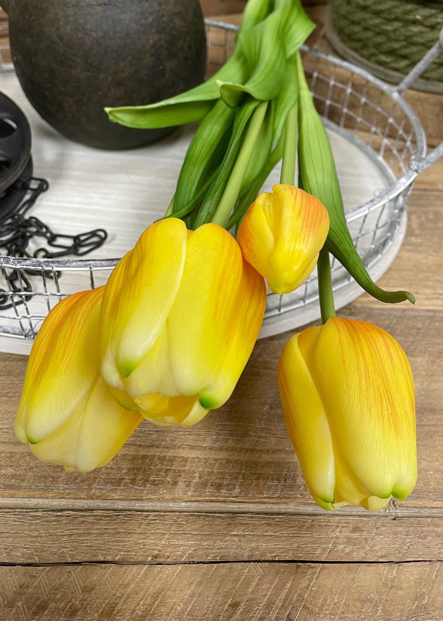 12" FRESH TOUCH YELLOW FORMOSA TULIP BUNDLE (4 FLOWERS & 3 BUDS TO A BUNDLE) (Copy)