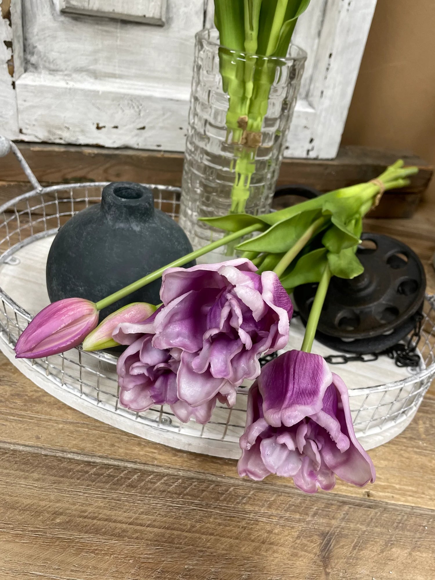 18" FRESH TOUCH RUFFLED LAVENDER WHITE PARROT TULIP BUNDLE (3 FLOWERS & 2 BUDS TO A BUNDLE)