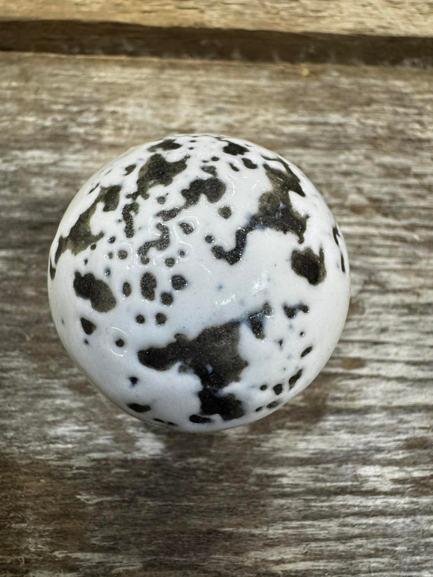 KNOB PORCELAIN WHITE SPECKLED (NO TWO ALIKE)