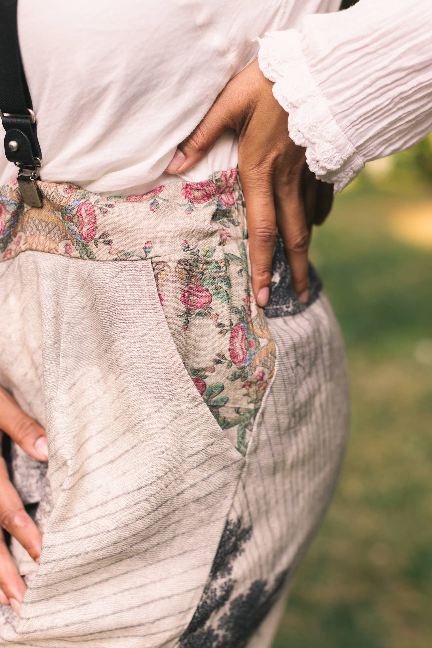 Still I Rise Linen Cropped Artist Pant w/ Sunrise, Woman: S/M