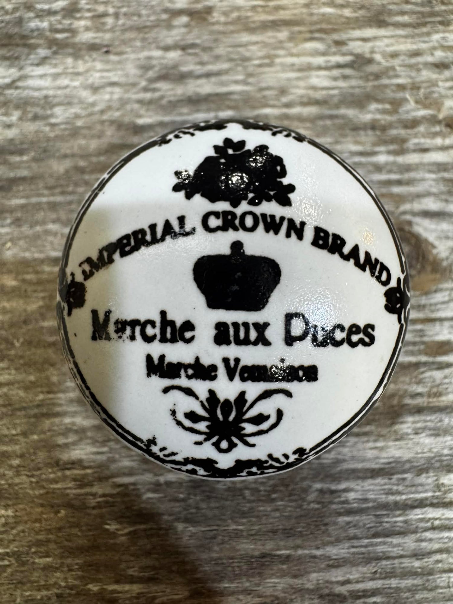 KNOB PORCELAIN WHITE IMPERIAL CROWN BRAND
