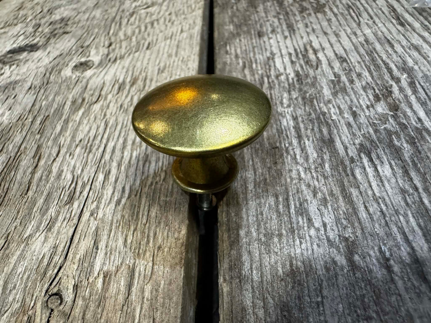 KNOB IRON AGED GOLD