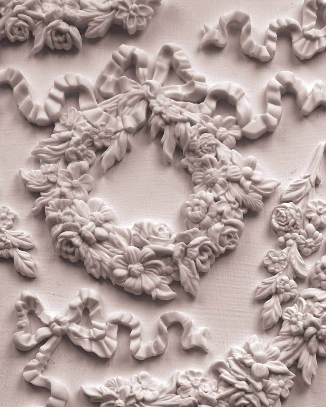 Wreath & Swags IOD Decor Mould (6″x10″)