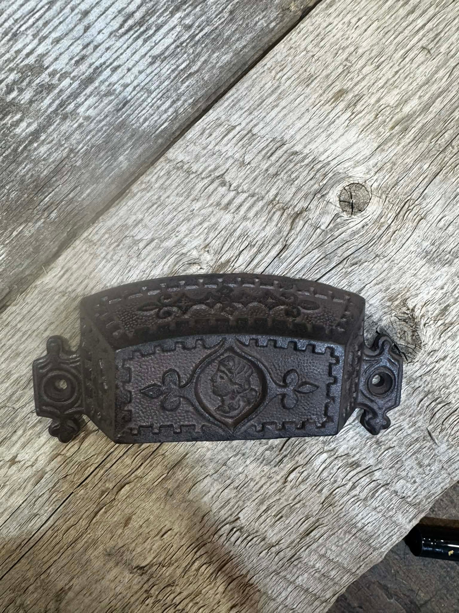 #67 IRON PULL, ORNATE BROWNISH/BLK