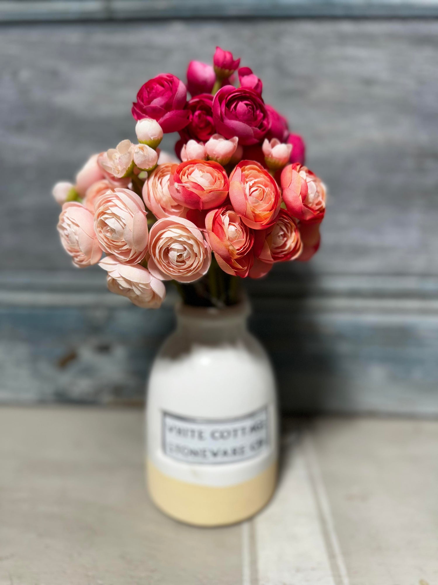 RANUNCULUS IN HOT PINK- 6 STEMS PER BUNDLE--11"
