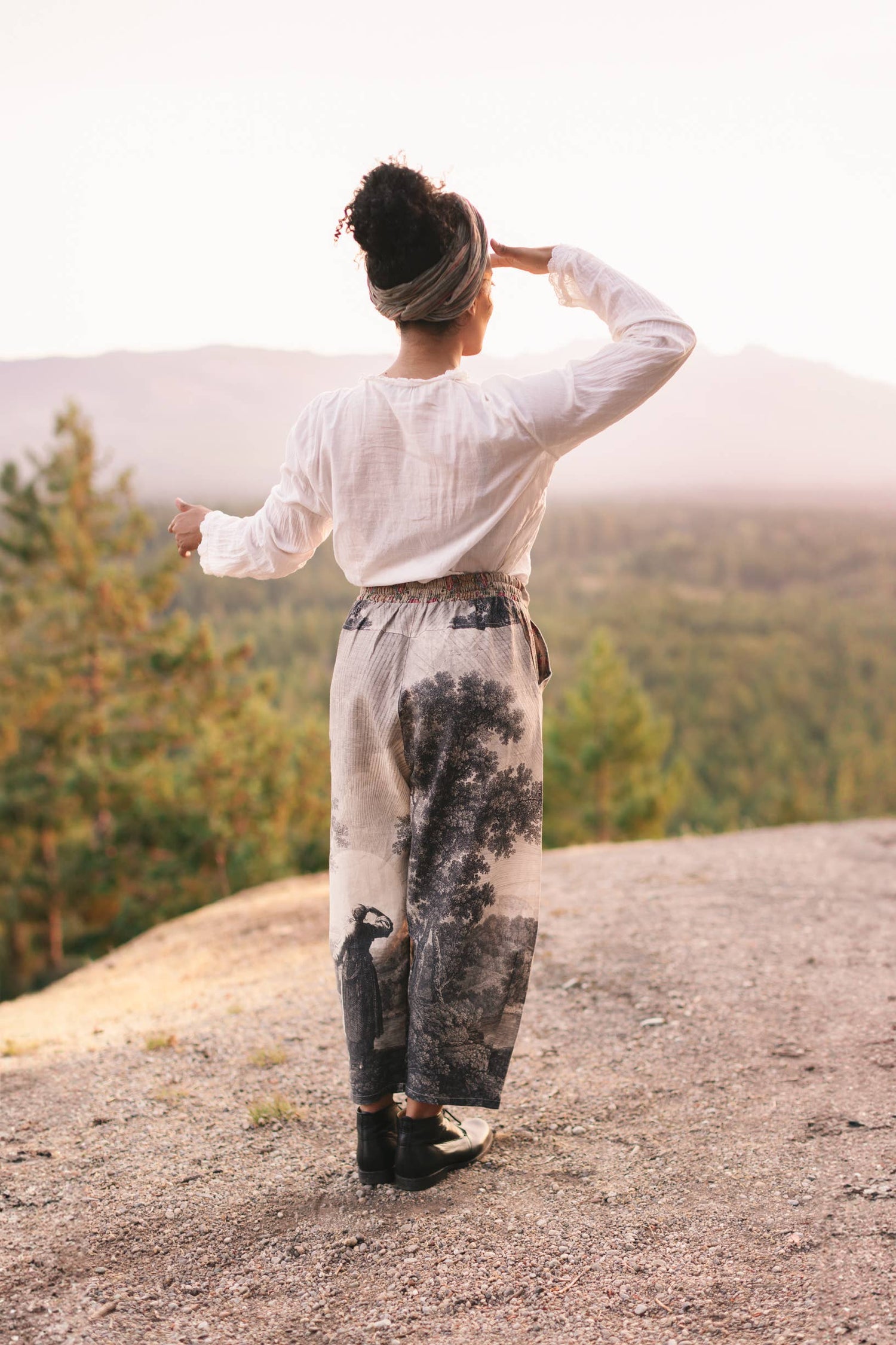 Still I Rise Linen Cropped Artist Pant w/ Sunrise, Woman: S/M