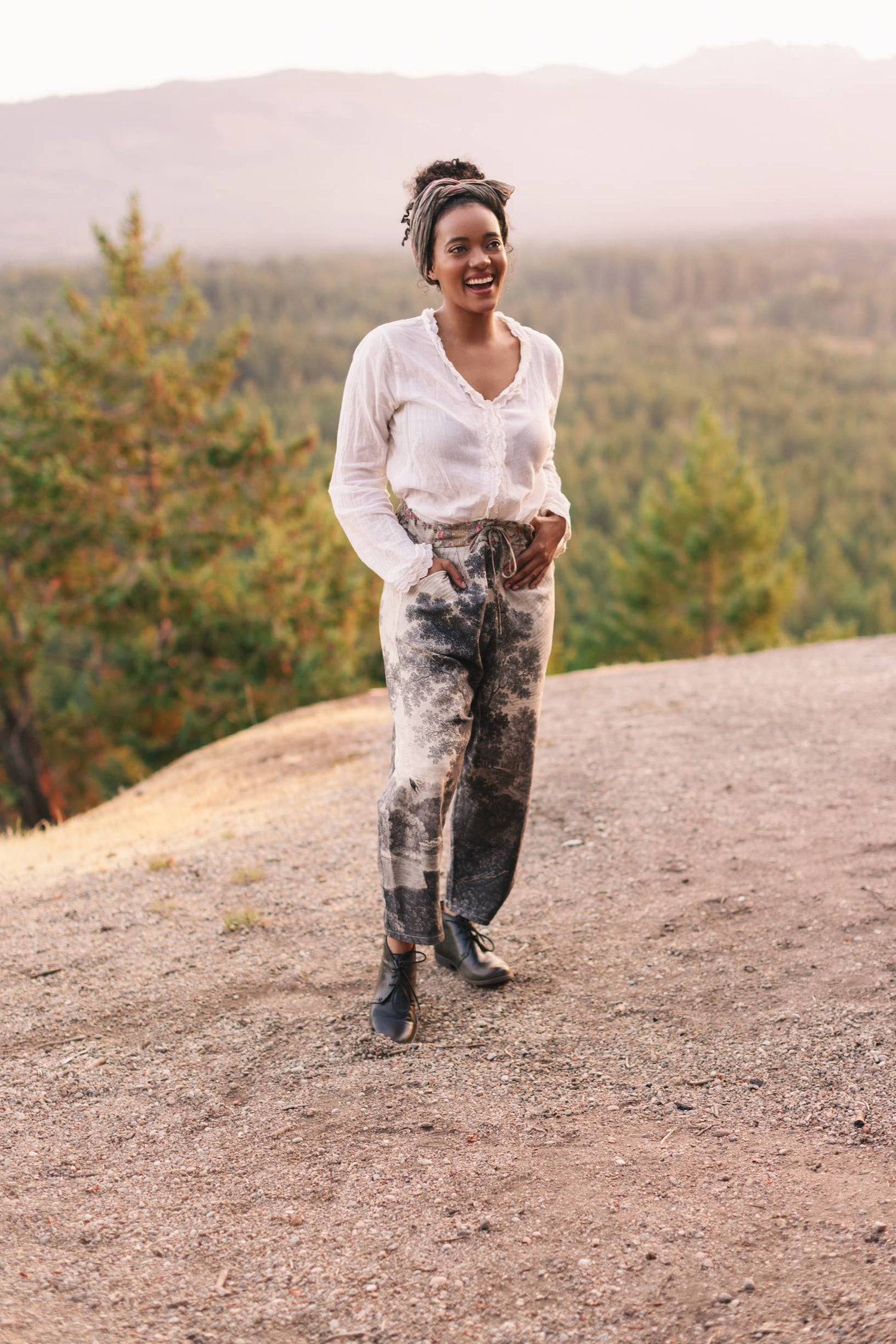 Still I Rise Linen Cropped Artist Pant w/ Sunrise, Woman: S/M
