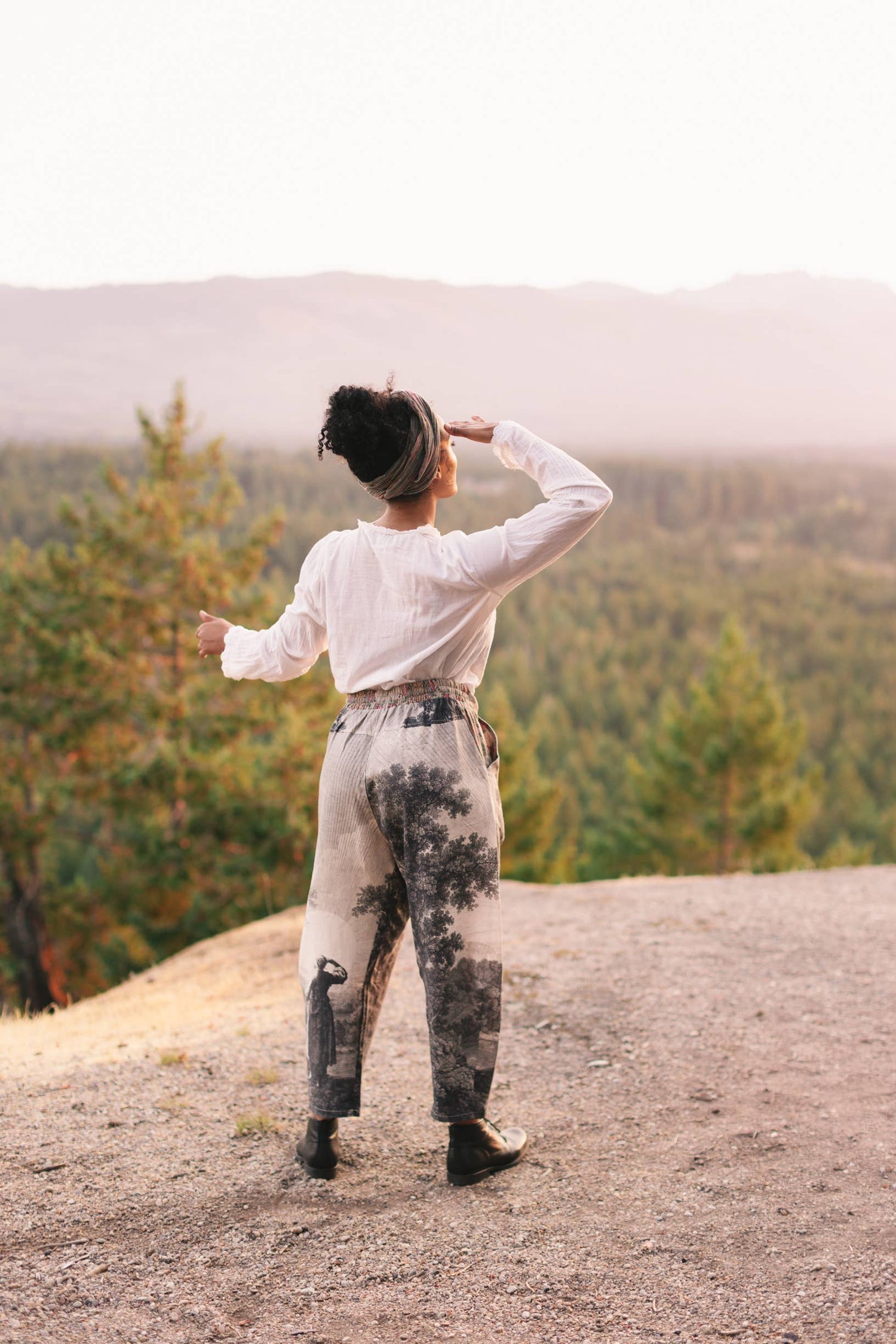 Still I Rise Linen Cropped Artist Pant w/ Sunrise, Woman: S/M