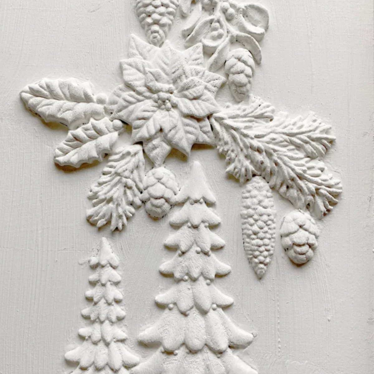 Boughs of Holly Encore IOD Decor Mould (6" x 10")