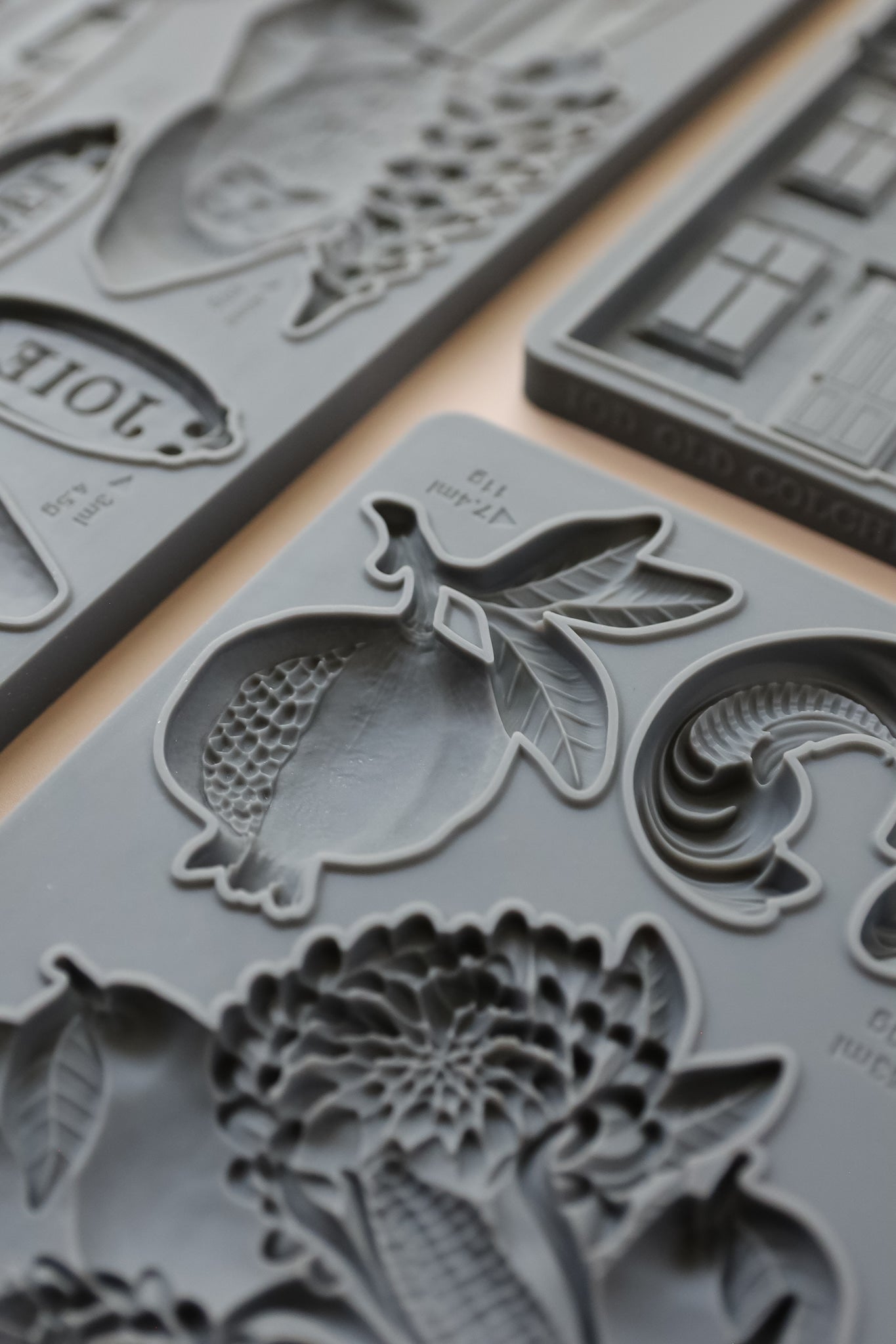 Cornucopias IOD Decor Mould (6" x 10")