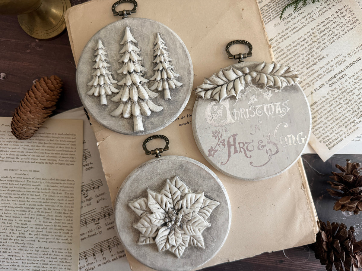 Boughs of Holly Encore IOD Decor Mould (6" x 10")