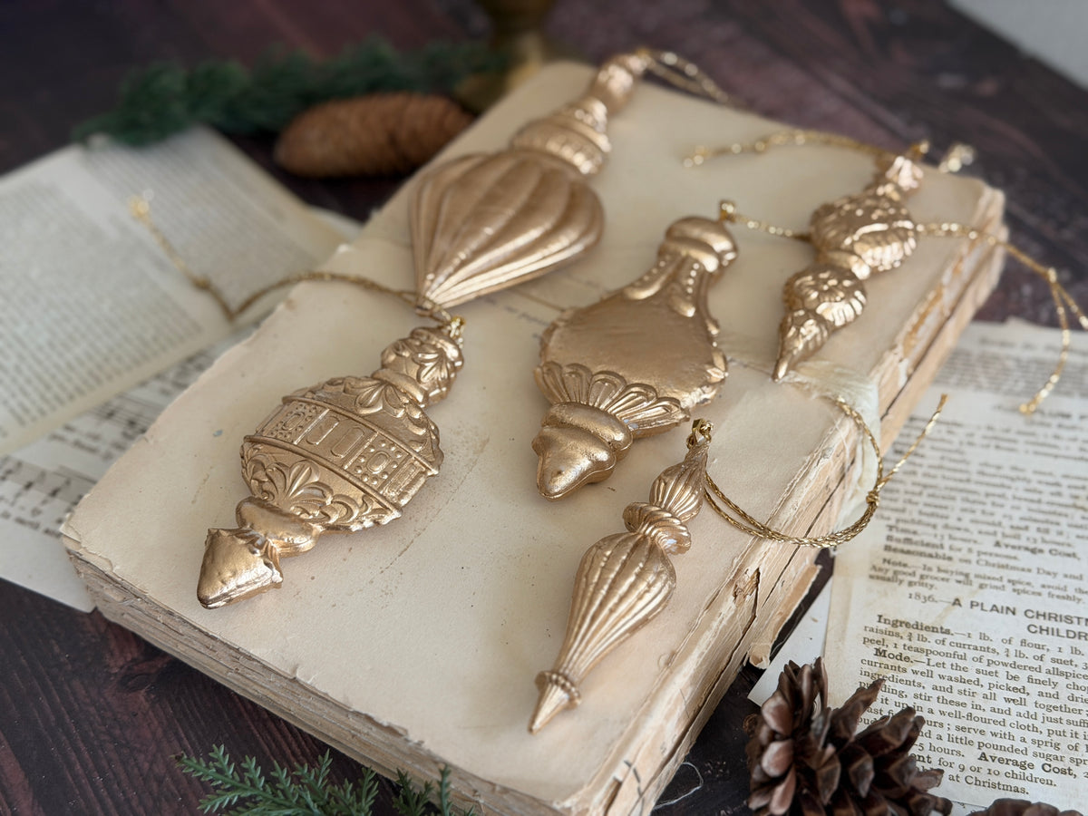 Baubles Encore IOD Decor Mould (6" x 10")