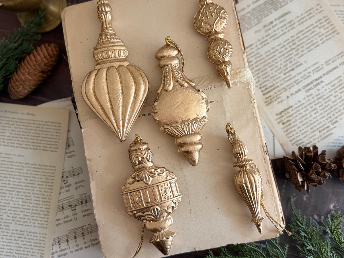 Baubles Encore IOD Decor Mould (6" x 10")