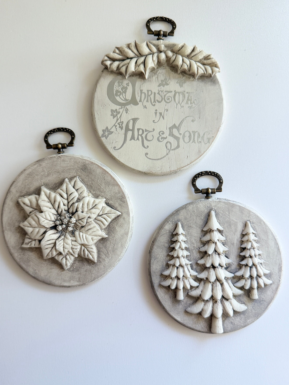Boughs of Holly Encore IOD Decor Mould (6" x 10")