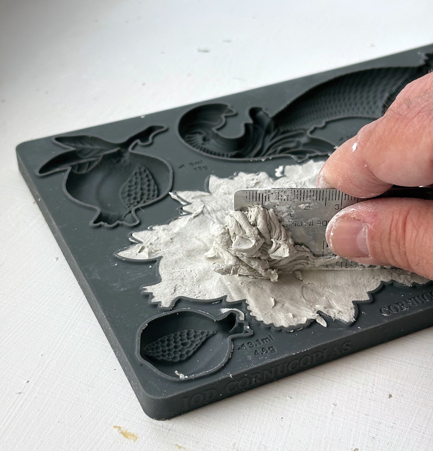 Cornucopias IOD Decor Mould (6" x 10")