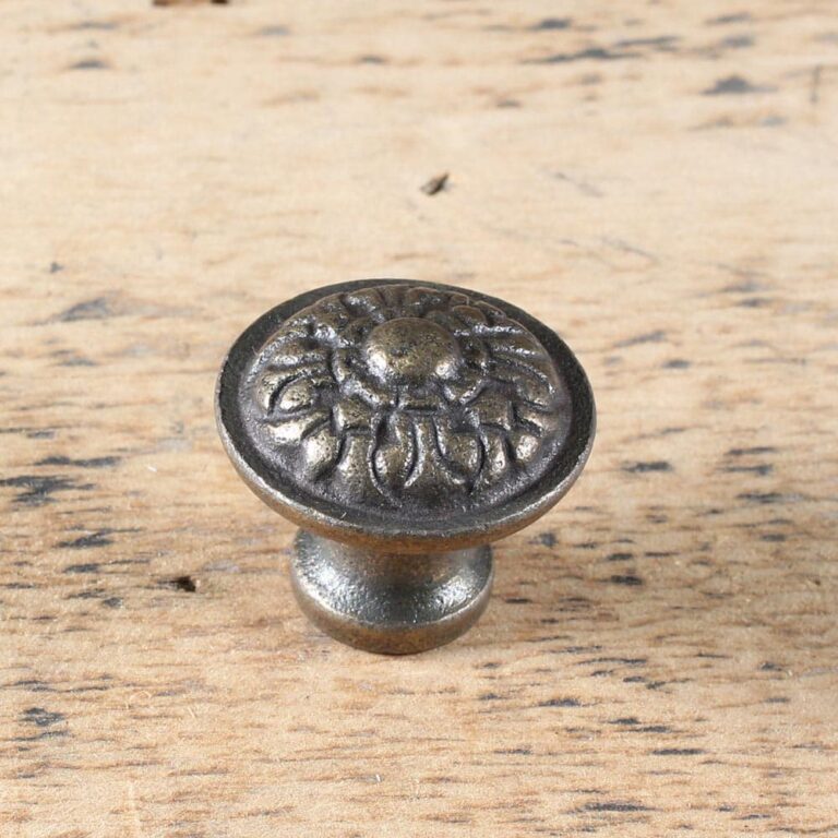 antique brass fleur-de-lis button knob