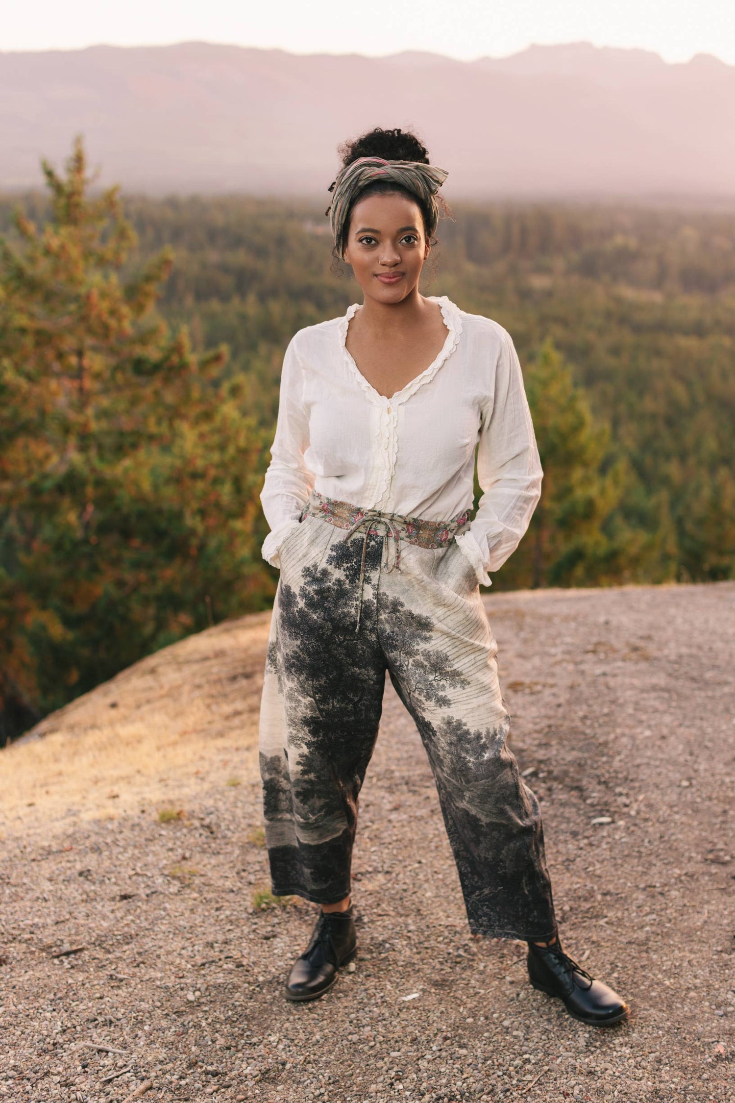 Still I Rise Linen Cropped Artist Pant w/ Sunrise, Woman: S/M