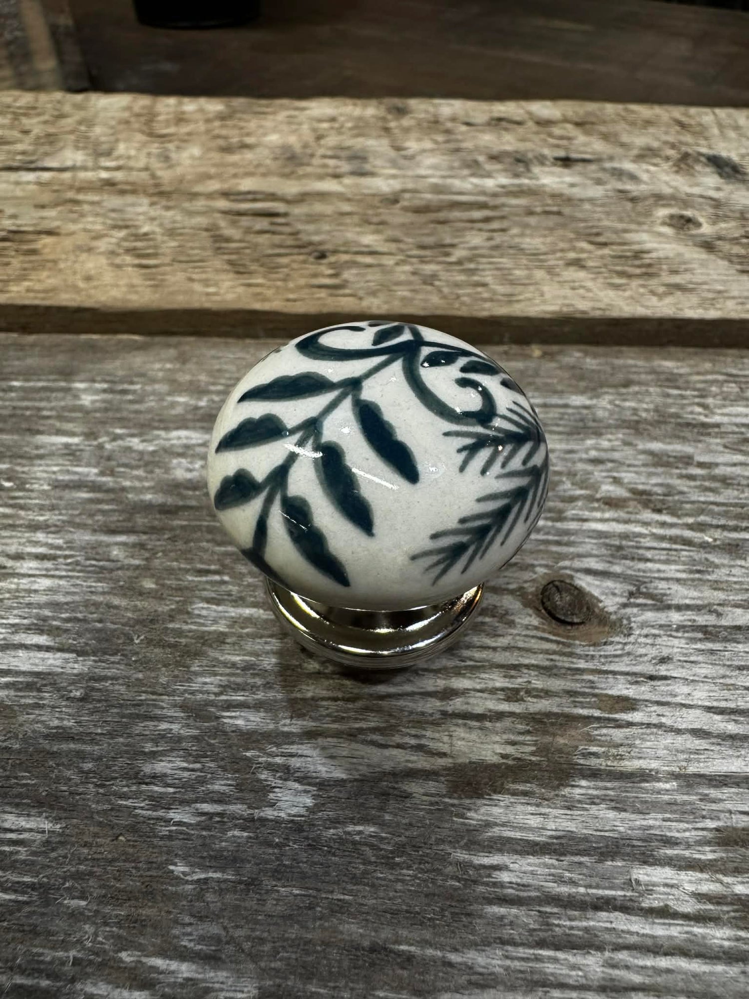 KNOB CERAMIC GREEN FERN