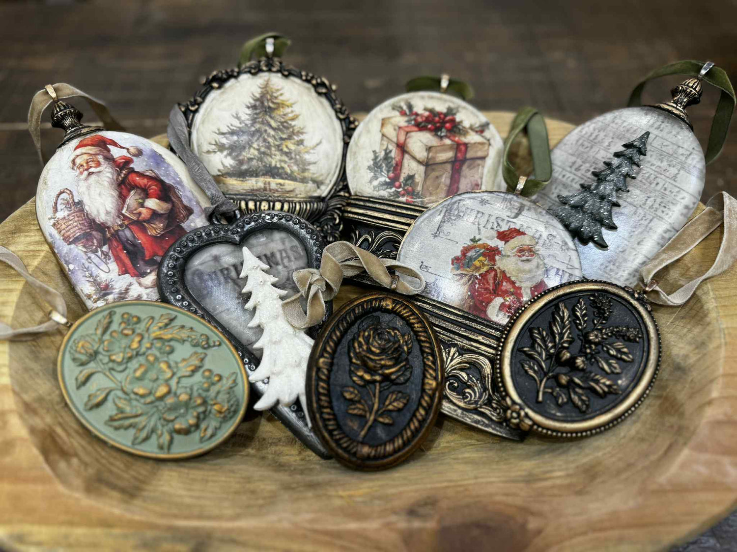 Workshop-Resin Christmas Ornaments--DEC 6 (Saturday) @ NOON (Read details in description)